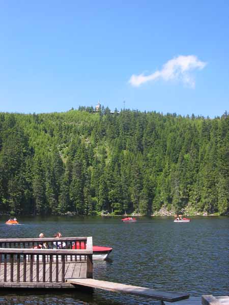 Tretbootbetrieb auf dem Mummelsee