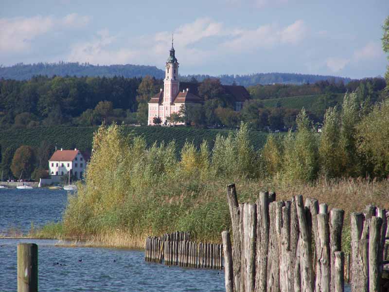 Kirche von Birnau am Bodensee - vom Pfahlbaumuseum aus gesehen