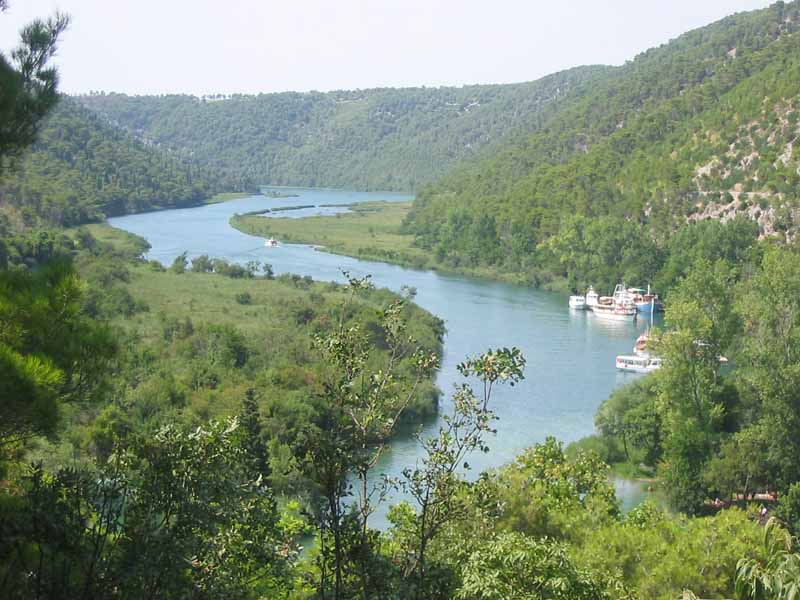 Die Krka unterhalb der Fälle