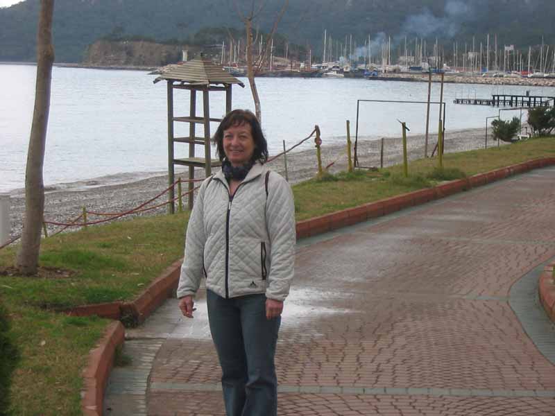 Gudrun auf der Uferpromenade in Kemer