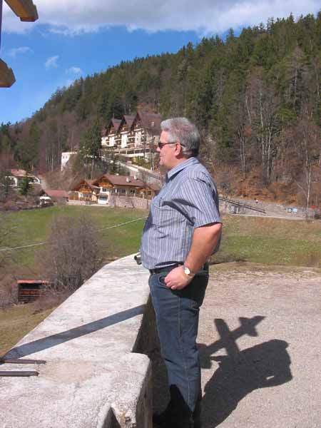 Der Blick hinunter nach Meran ist grandios