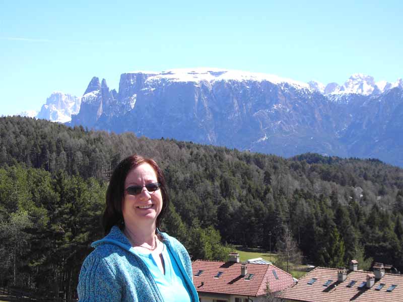 Gudrun vor der Kulisse des Schlern