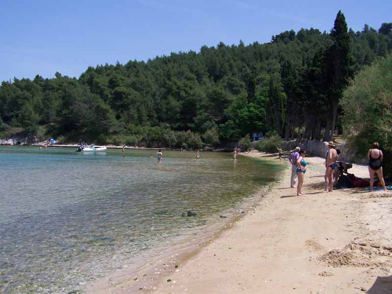 selten: Sandstrand in Kroatien