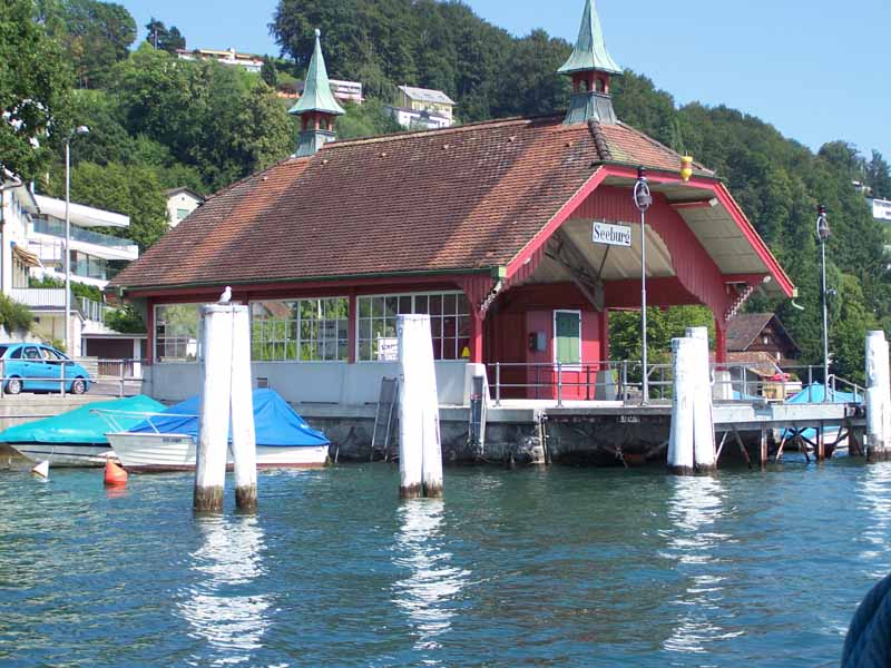 Schiffsanlegestelle am Vierwaldstätter See