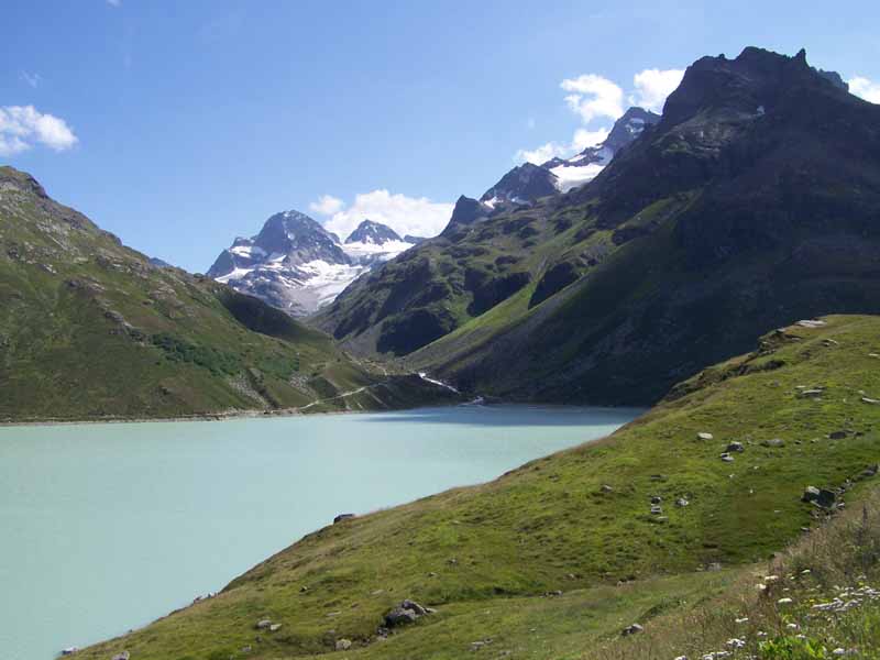 der Silvretta-Stausee mit Piz Buin (Hintergrund)
