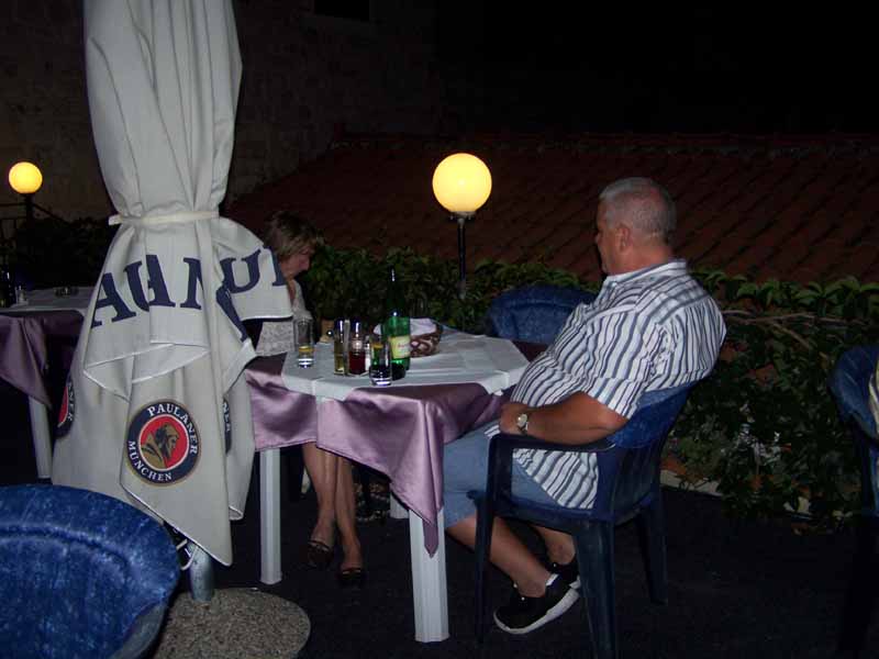 beim Abendessen wird