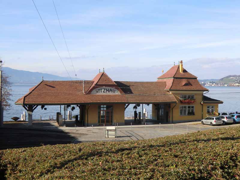 Schiffsanlegestelle in Vitznau (Vierwaldstätter See)