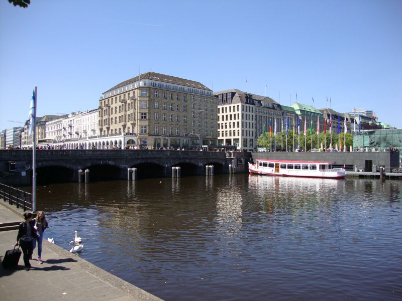 auf dem Rundgang um die Binnenalster