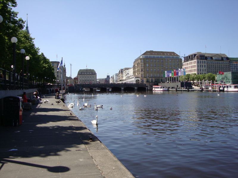 auf dem Rundgang um die Binnenalster