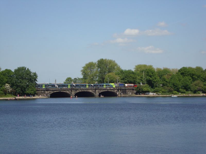 viel Bahn auf der Lombardsbrücke
