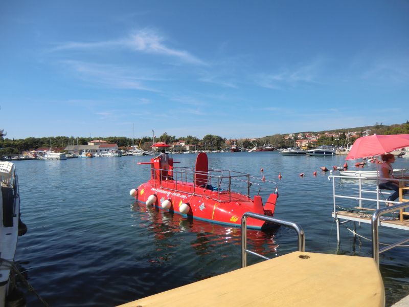 Ausflugsboot - mit Glasboden!
