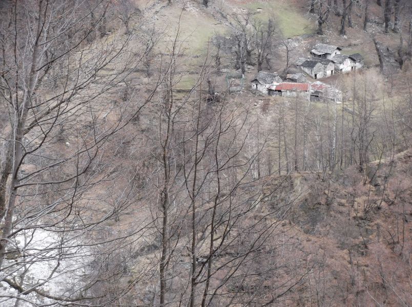 Tiefblick bei der Wanderung zur "Crotto Dangri"