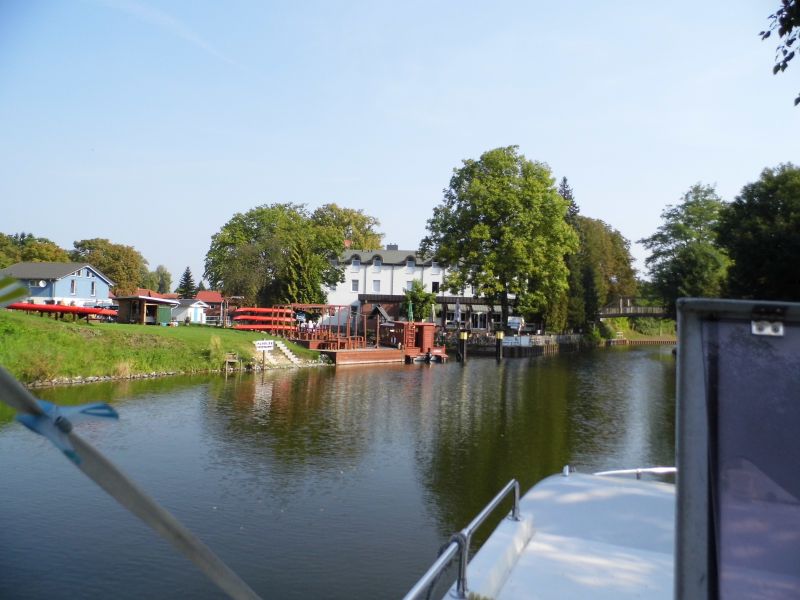 Kanuverleih in Strasen (vor der Schleuse)