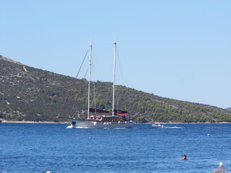 jedes Schiff von/nach Trogir muss hier vorbei