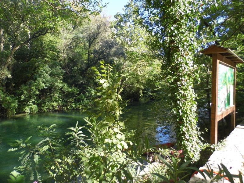 an der Cetina, wenige Kilometer flussaufwärts