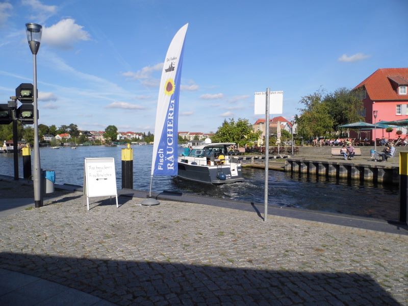die Drehbrücke in Malchow ist geöffnet