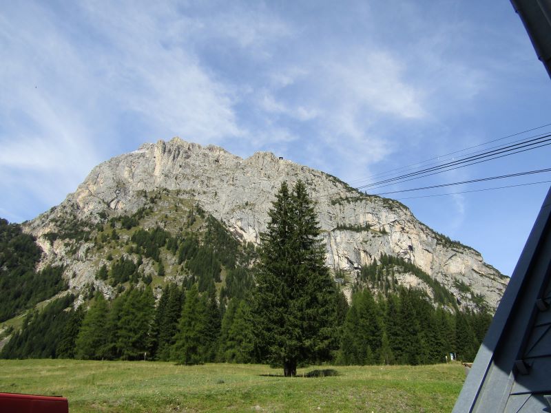 die untererste Seilbahn auf die Marmolata