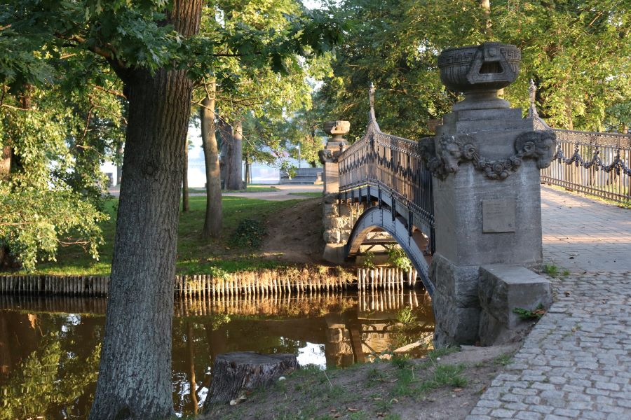 die Brücke auf die Liebesinsel