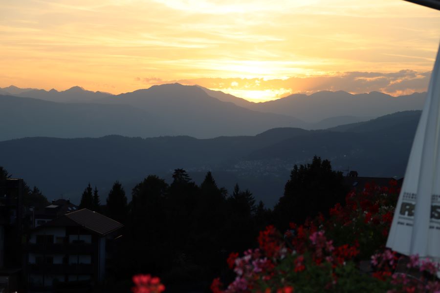 kurz vor dem Sonnenuntergang - aus dem Hotel betrachtet
