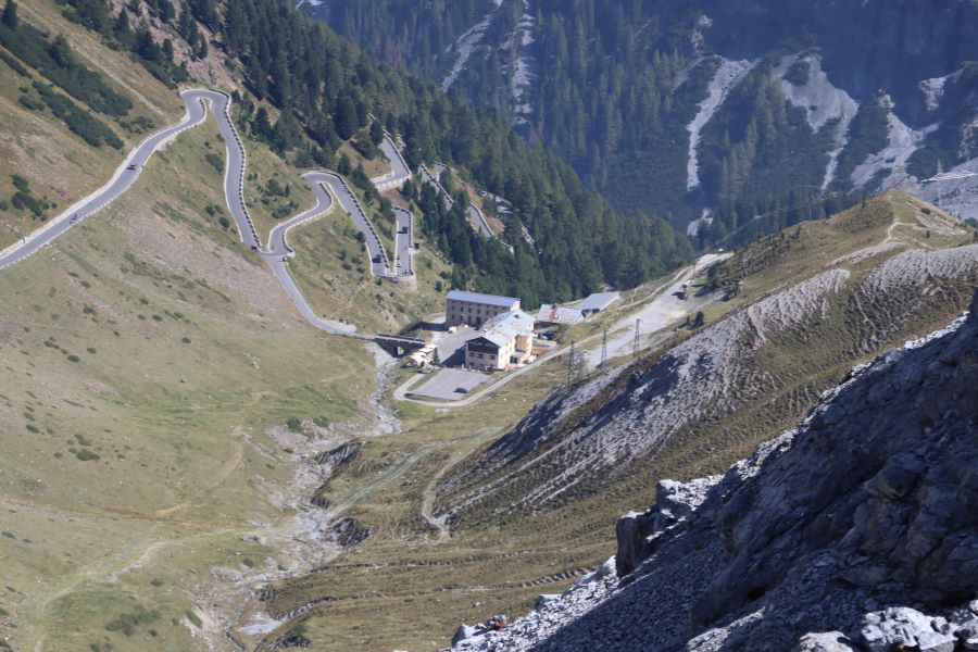 an der Passstraße - Hotel Franzenshöhe (2188m)